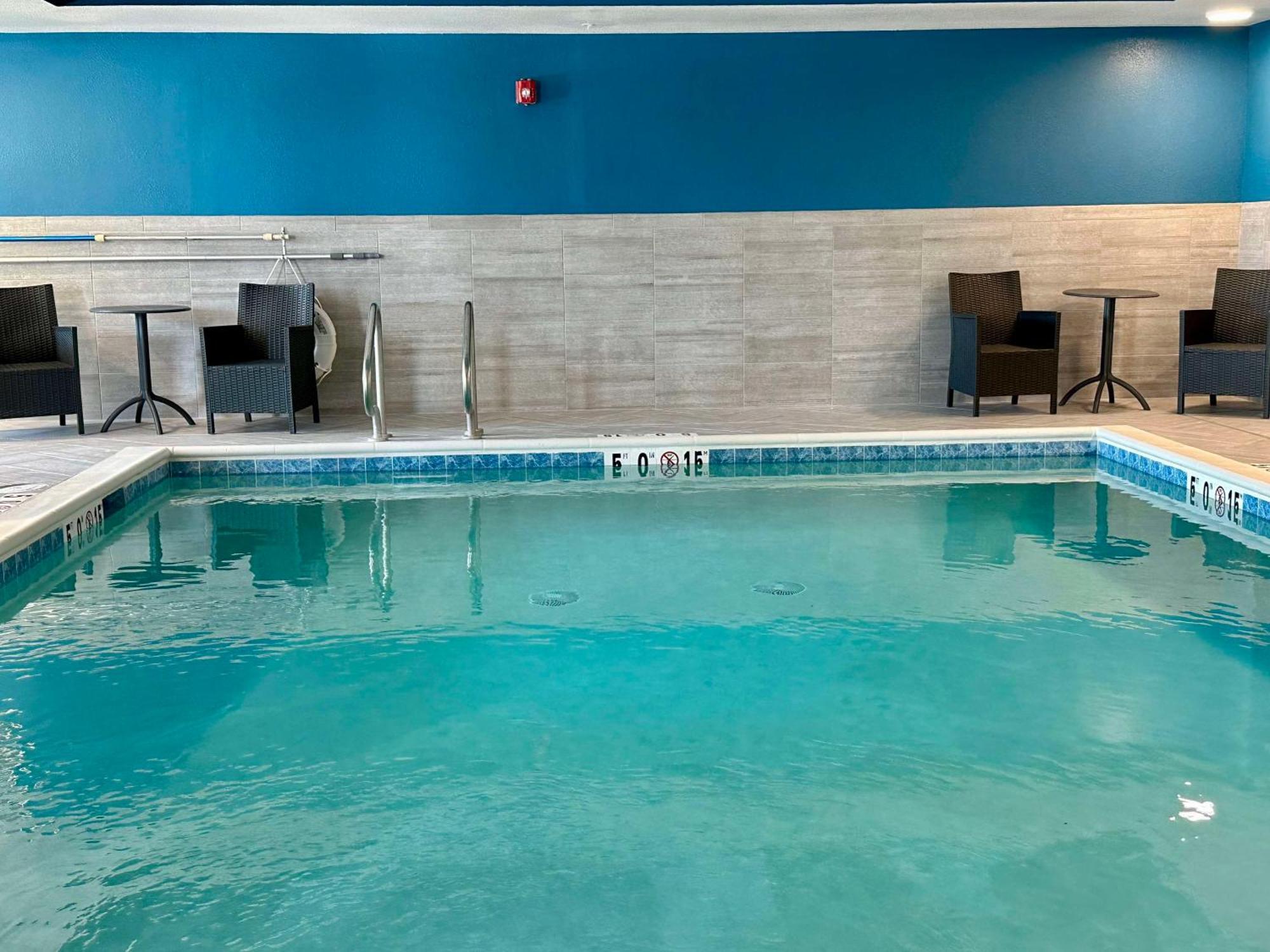 Hampton Inn & Suites Lathrop Exteriör bild
